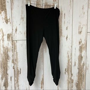 Bali Ruched Leggings, Made in Canada. Size XL. In excellent condition!